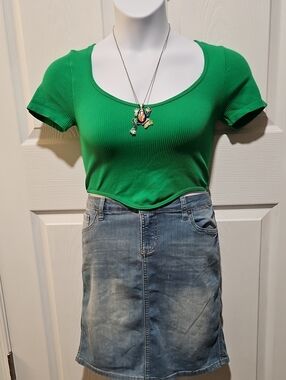Women’s Green Ribbed Scoop Crop Top